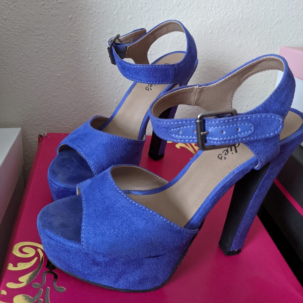 Candie's Platform Sandal 6.5